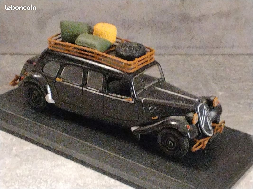 UNIVERSAL HOBBIES 1/43 CITROEN TRACTION AVANT 15 SIX - RMC 1952 Réf : 0849 50 738