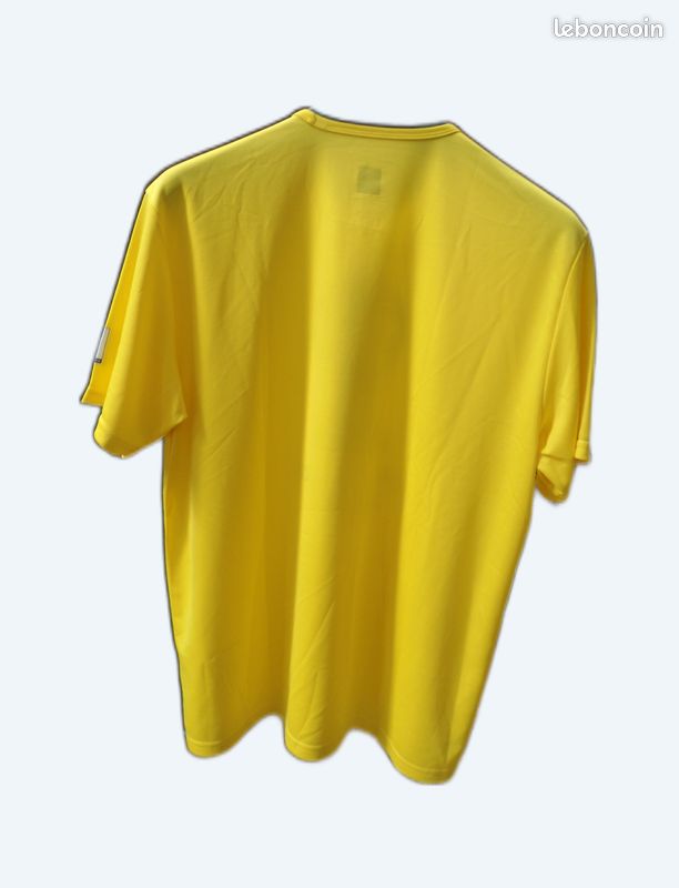 A vendre Maillot Coupe du monde 2014 équipe football Brésil, Marque FIFA, Taille XL, neuf (image 2)