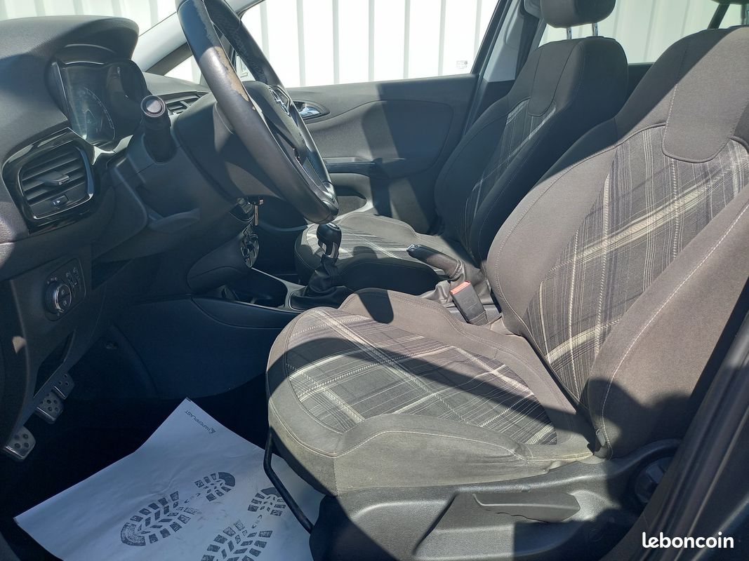 Opel corsa 1.4 l 90 ch black edition (image 8)
