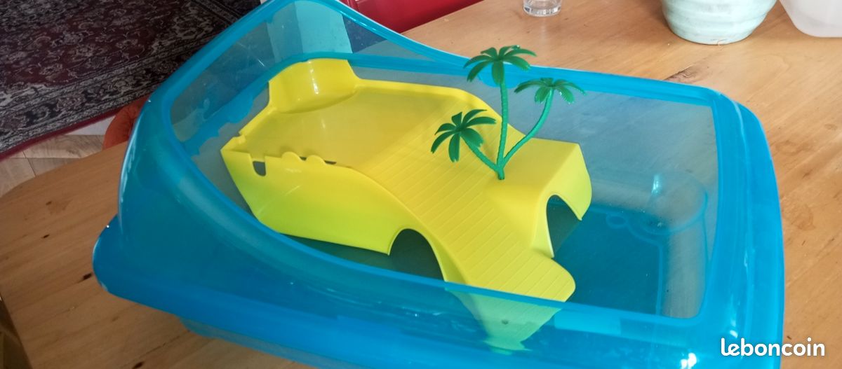 Aquarium en plastique (image 1)