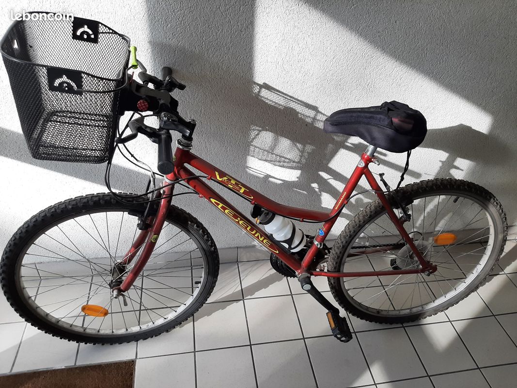 VTC femme LEJEUNE rouge tout équipé – Idéal petit budget / À réviser (image 1)