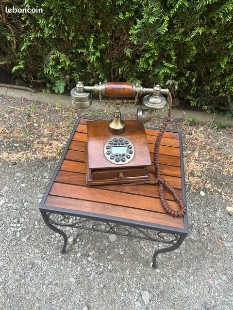 Téléphone style ancien (image 1)