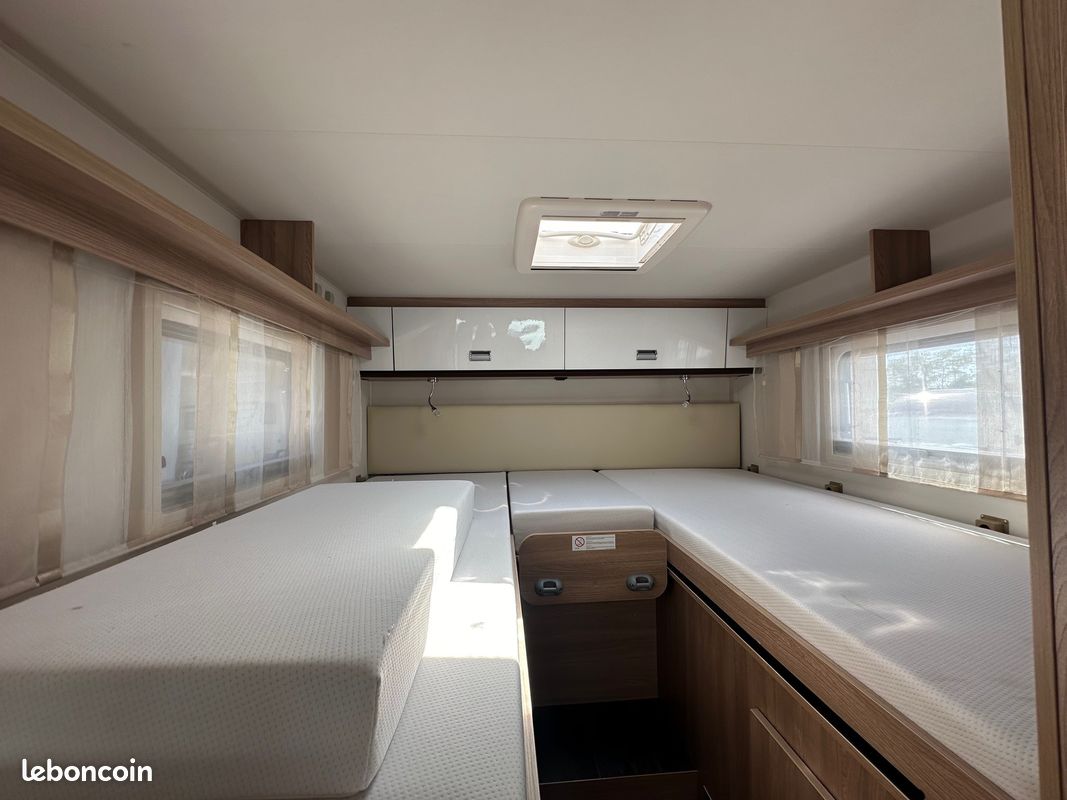 PRIX CANON Profilé Lits jumeaux largeur2m14 Laika Kosmo Compact 9 + Panneau Solaire + TV + Caméra de recul + 6m65 + Soute Garage + 14 281kms + charge utile 942KG (image 4)