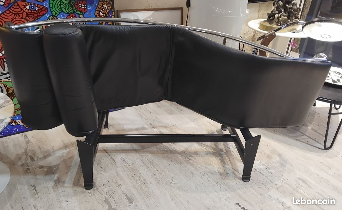 Chaise longue LC4 Le Corbusier en cuir noir (image 5)