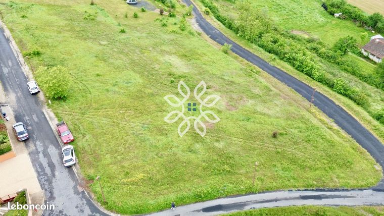 Terrain 870 m² Azerat