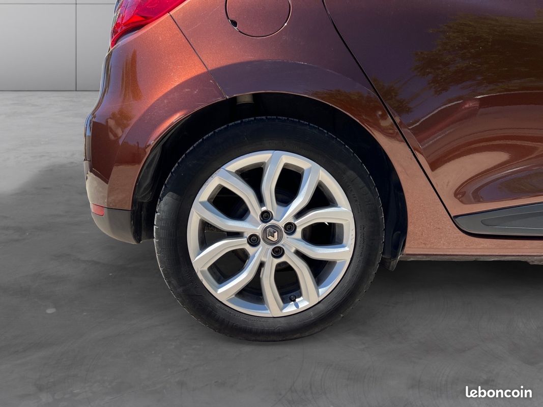 RENAULT CLIO IV dCi 90 Energy eco2 Zen 82g (image 16)