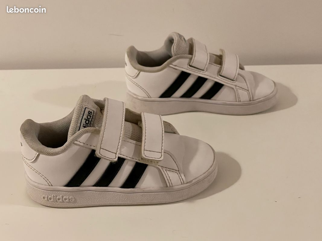Basket Adidas blanche taille 24 (image 7)