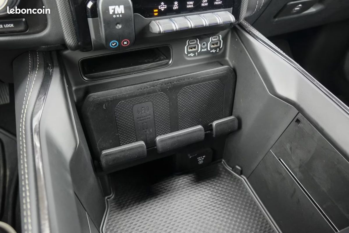 Dodge RAM 1500 Limited Widebody LPG 5.7 V8 HEMI 401 ch 4x4 – Harman Kardon – Air Suspension (image 13)