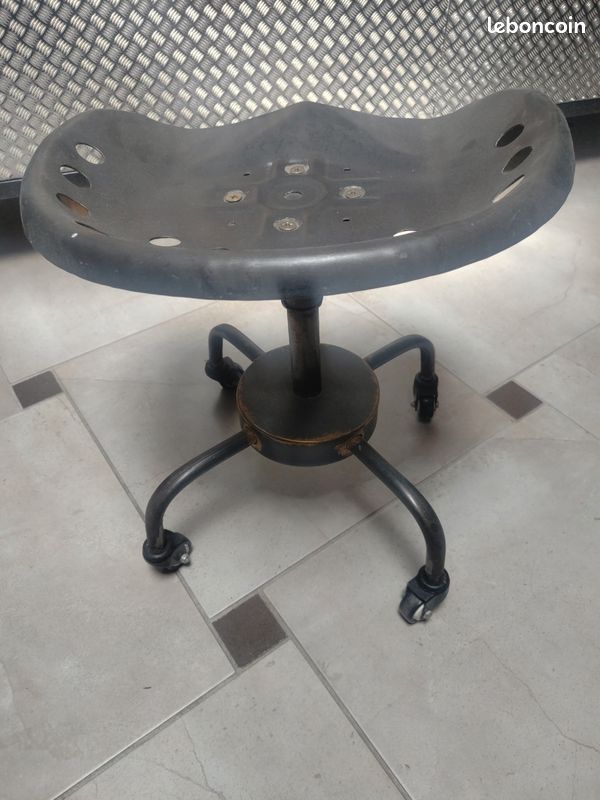 Tabouret industriel (image 3)