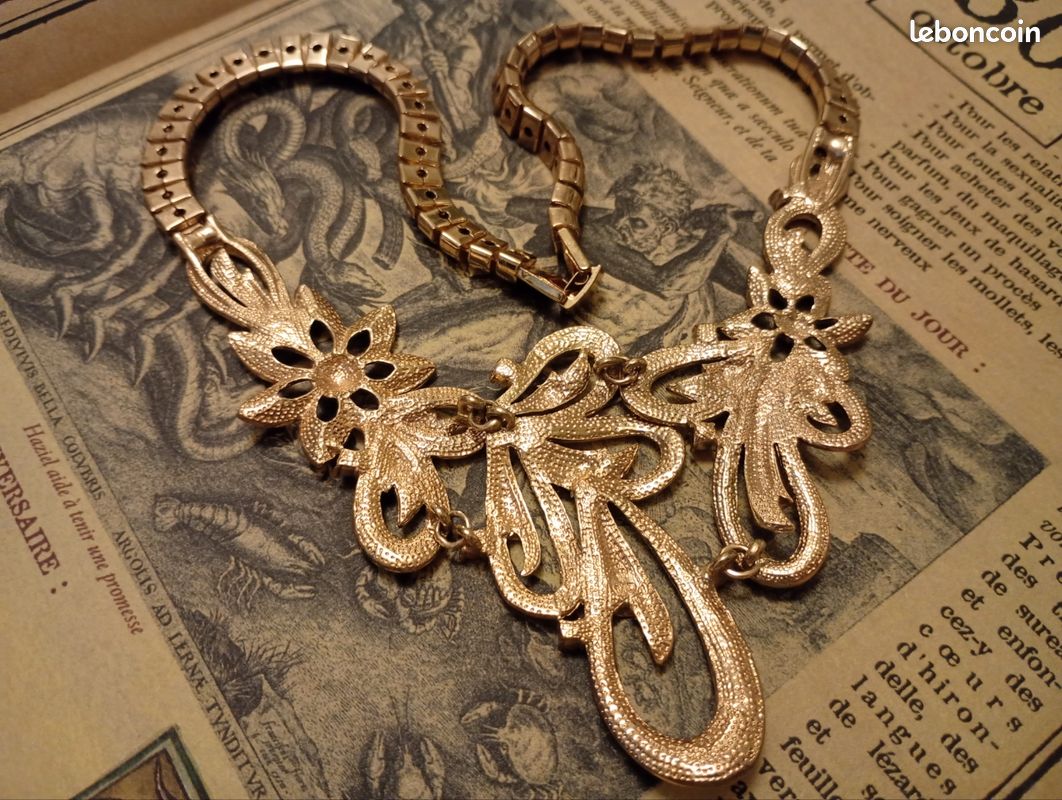 Pendentif Vintage 1970 – Couple Amoureux – Métal Bleu/Rouge (Neuf Avec Défauts)