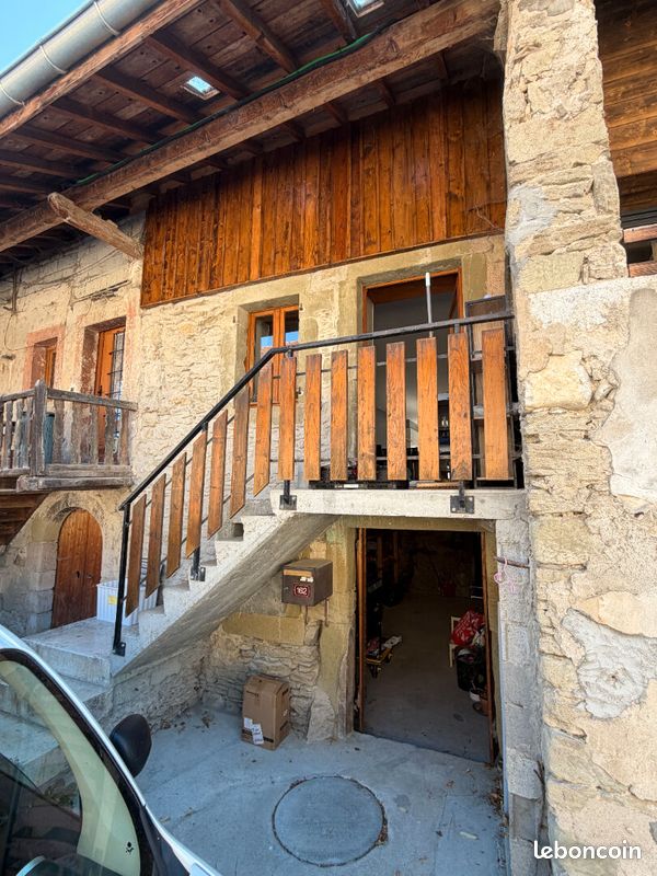 Maison 3 pièces 74 m² · à Bassy · 74 m² · 1 030 €