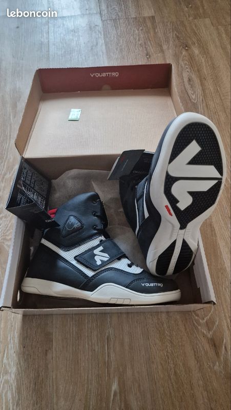 Chaussures moto VQuattro (image 1)