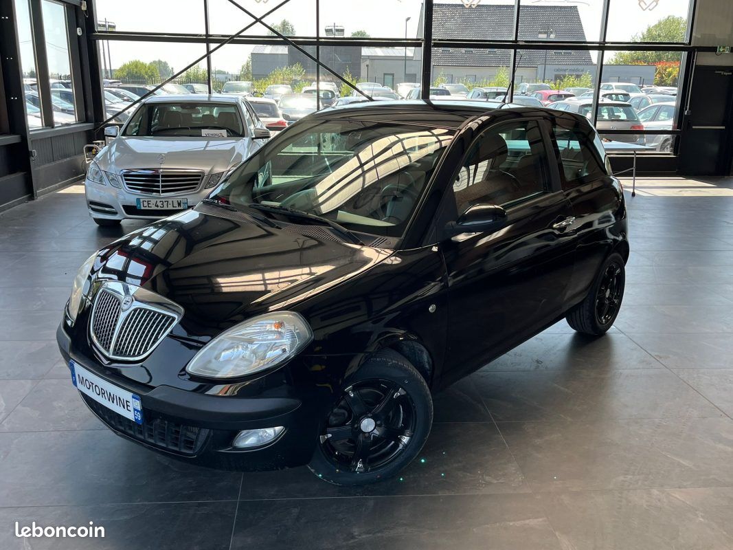 🚗 LANCIA Y 1.3 MULTIJET 16V ⚙️Full options ☀️ Toit ouvrant ❄️ Climatisation 🪑 Sièges en cuir (image 7)