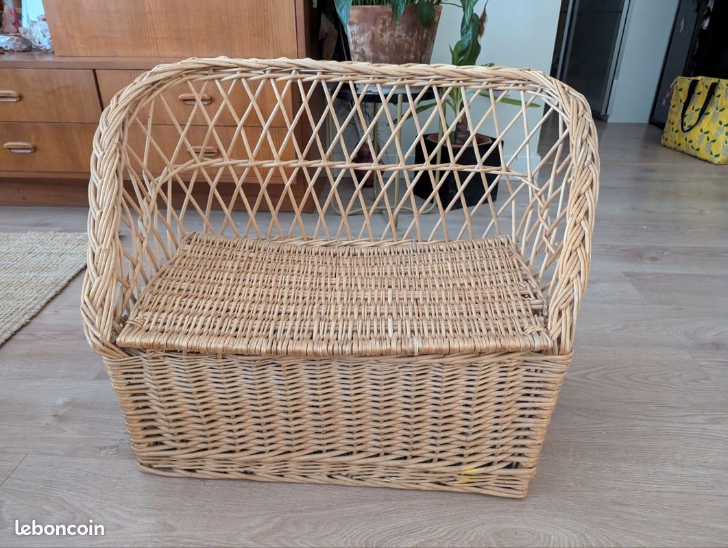 Fauteuil ou canapé coffre pour enfant en rotin vintage (image 1)