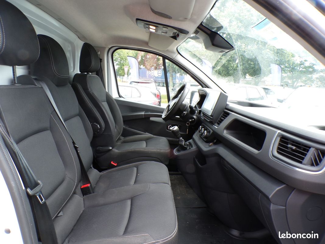 Renault Trafic III Fourgon 2.L 130CH L1H1 2T8 Grand Confort (image 7)