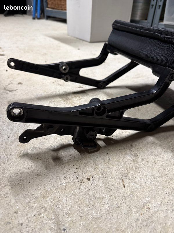 Honda XL 600 support arrière (image 3)