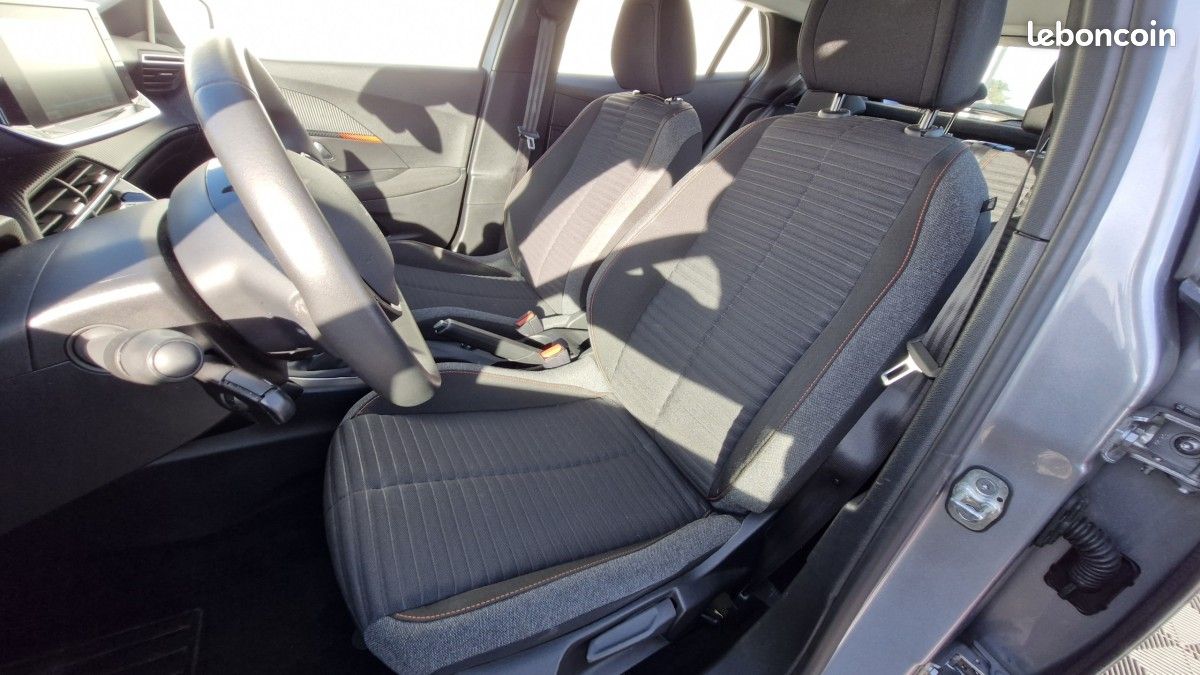 Peugeot 2008 PURETECH 100 ACTIVE PACK (image 17)