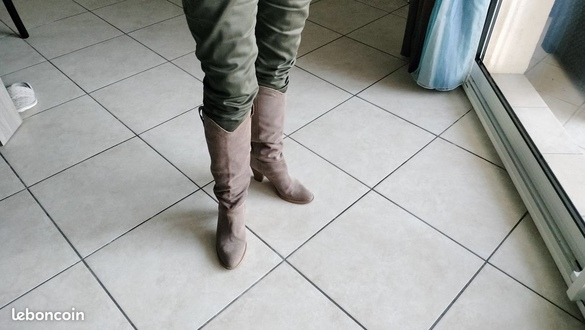 Bottes Femme En Daim Taupe Ash Pointure 41 - Occasion, Talon Moyen, Prix Conseillé 140£