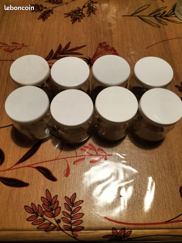 Pots à yaourts en verre avec couvercle en plastique (image 1)