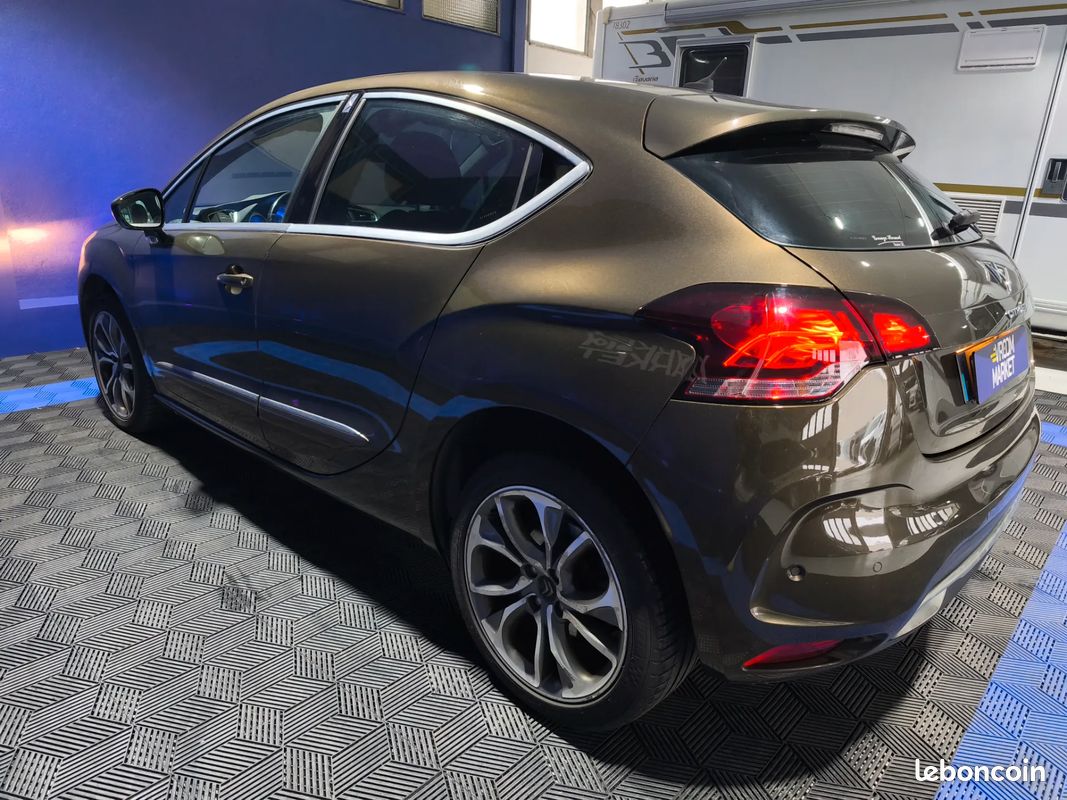 CITROEN DS4 1.6 200ch Sport Chic - 2012 - 104001 km - Faible kilométrage (image 6)
