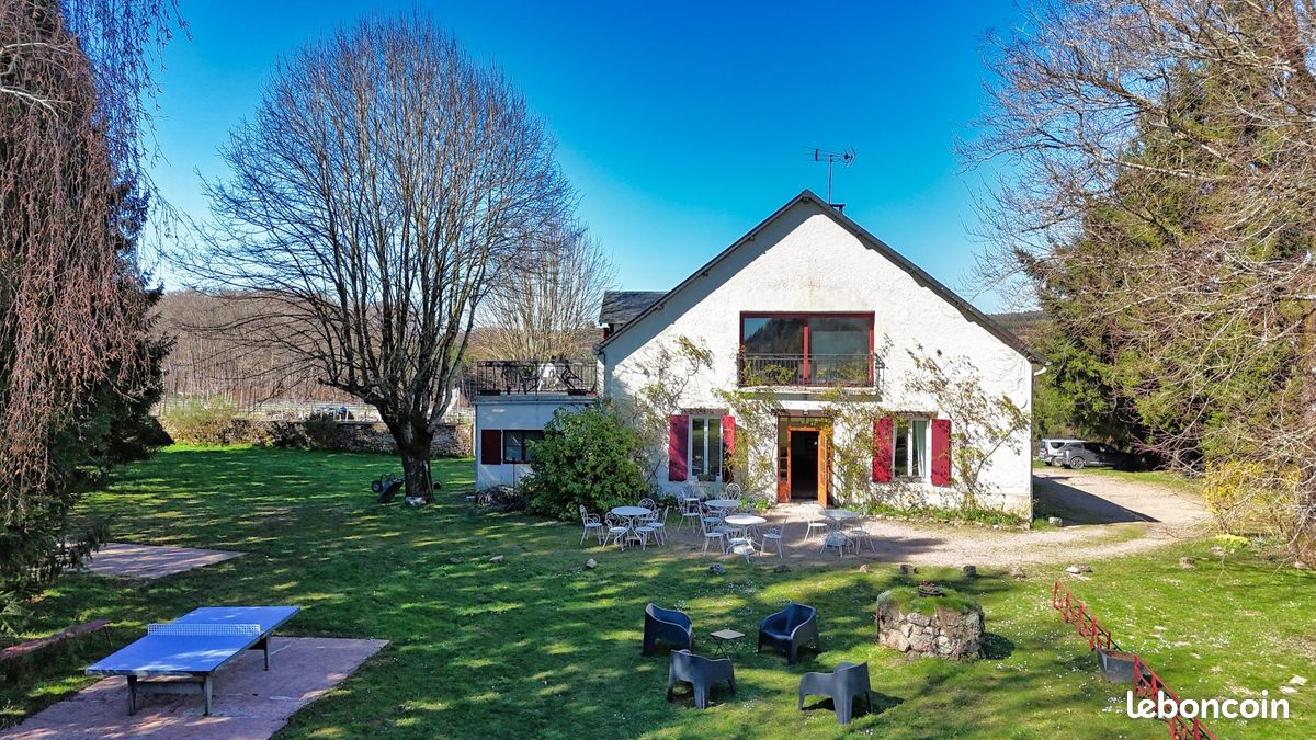 Maison 17 pièces 412 m² · à Moux-en-Morvan · 412 m² · 399 000 €
