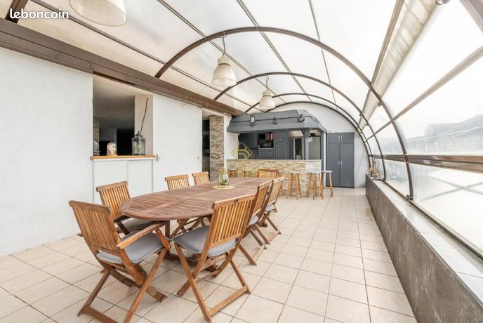 Maison 10 pièces 276 m²
