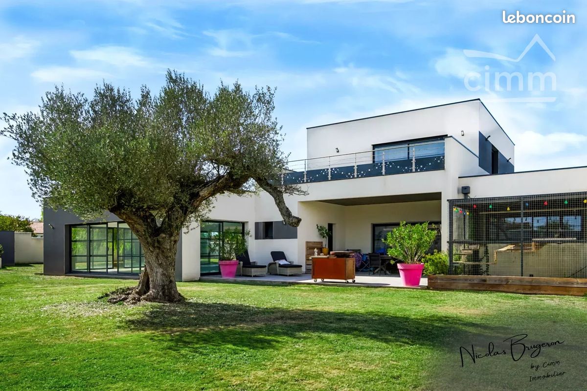Maison 11 pièces 374 m² · à Nieulle-sur-Seudre · 374 m² · 1 300 000 €