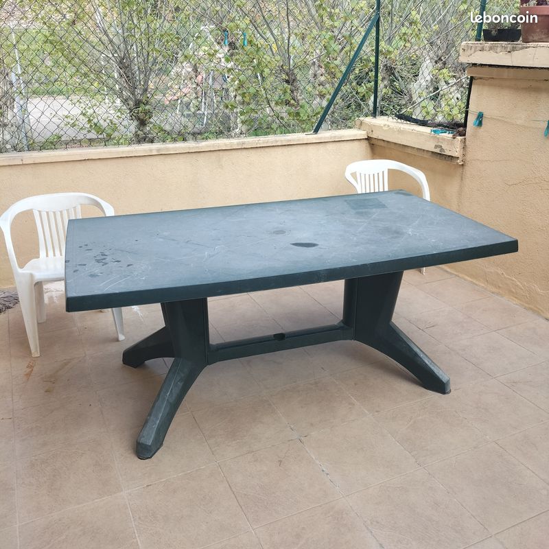 Table de jardin (image 1)