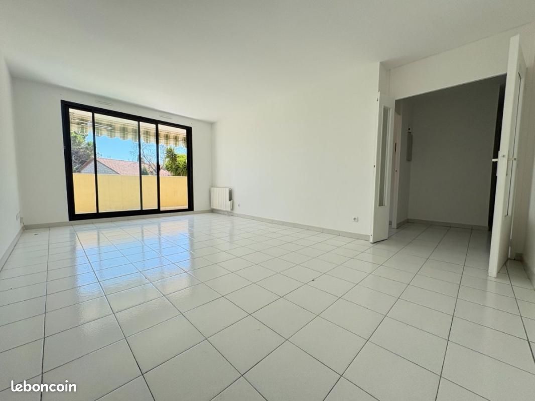 Appartement 3 pièces 73 m² · à Saint-Laurent-du-Var · 73 m² · 1 195 €/mois