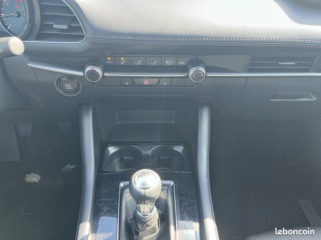 MAZDA Mazda3 5 portes 2.0L e-SKYACTIV-G M Hybrid 122 ch BVM6 Prime-Line (image 14)