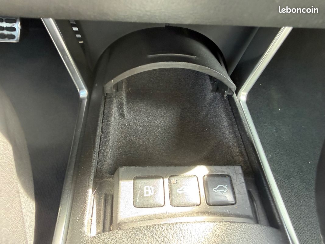 Audi tt coupe 1.8 t 180 ch - interieur cuir - radio - verrouillage centralise - (image 25)