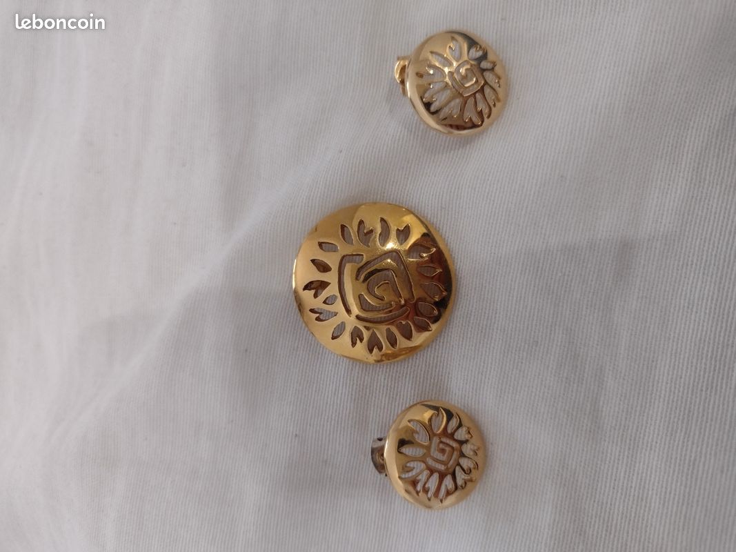 Pendentif et boucles d'oreilles (image 1)