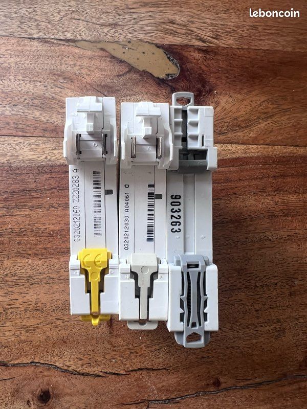 Lot de 3 disjoncteur 32 A (image 3)