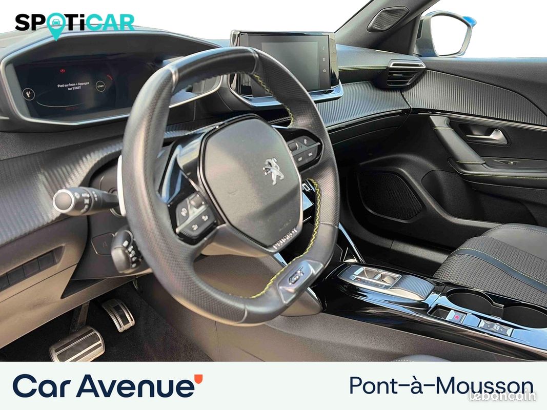PEUGEOT 2008 PureTech 130 S&S EAT8 GT (image 15)