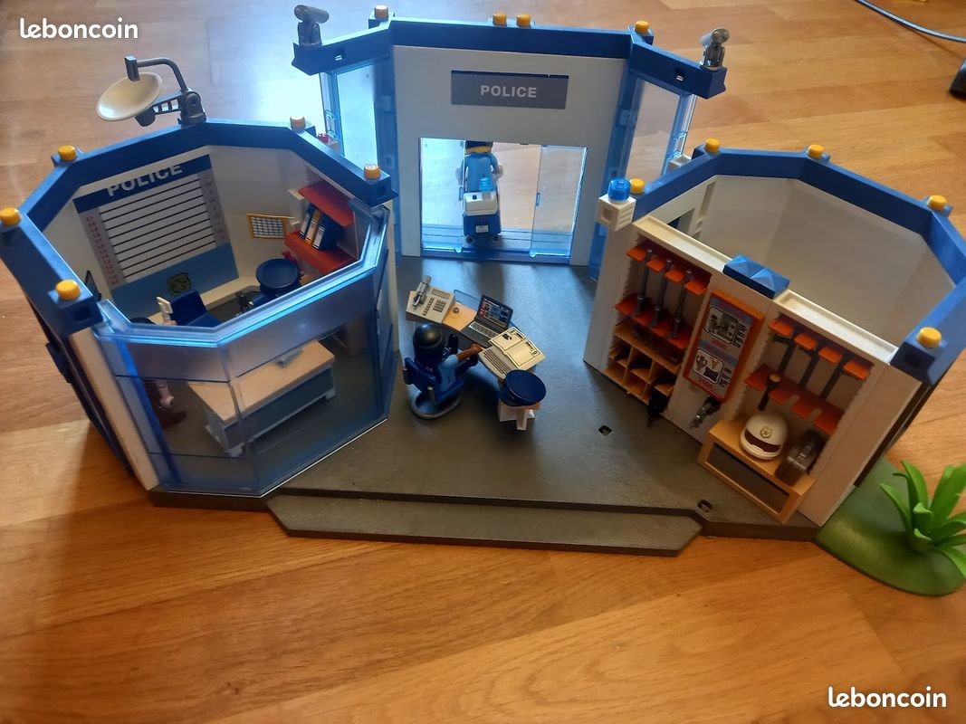Commissariat De Police Playmobil 4264 - Avec Policier Et Bandit - Occasion