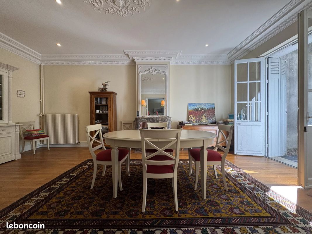 Maison 7 pièces 256 m² · à Amboise · 256 m² · 684 500 €
