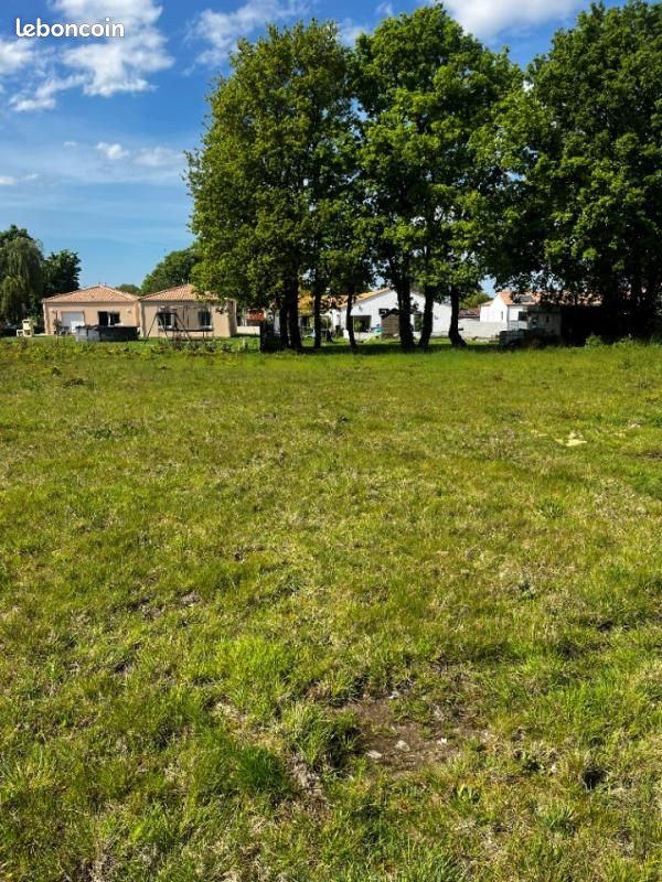 Terrain 541 m² · au Perrier · 49 500 €