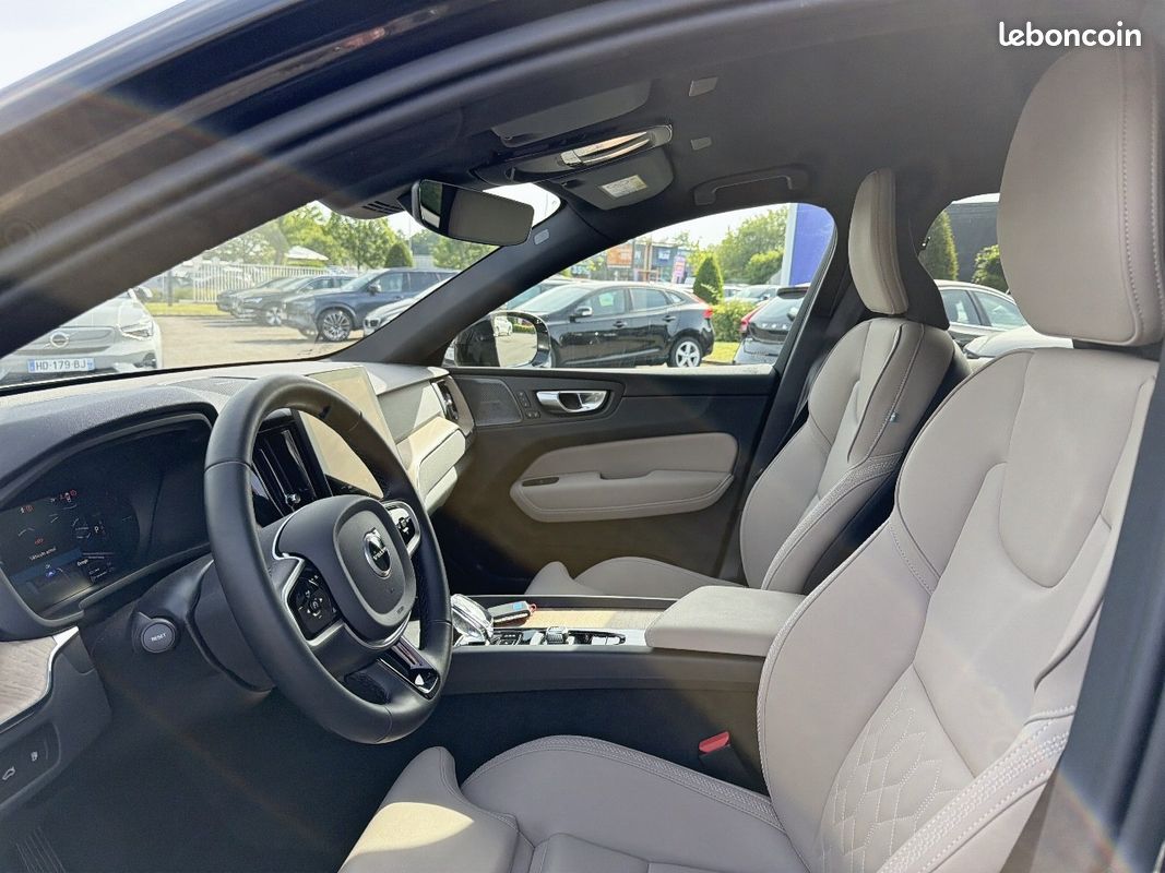 VOLVO XC60 T6 AWD Hybride rechargeable 253 ch+145 ch Geartronic 8 Plus Style Dark (image 15)