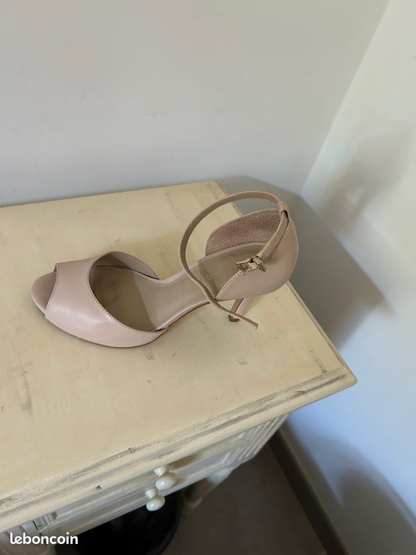 Chaussures San Marina pratiquement neuves (image 3)