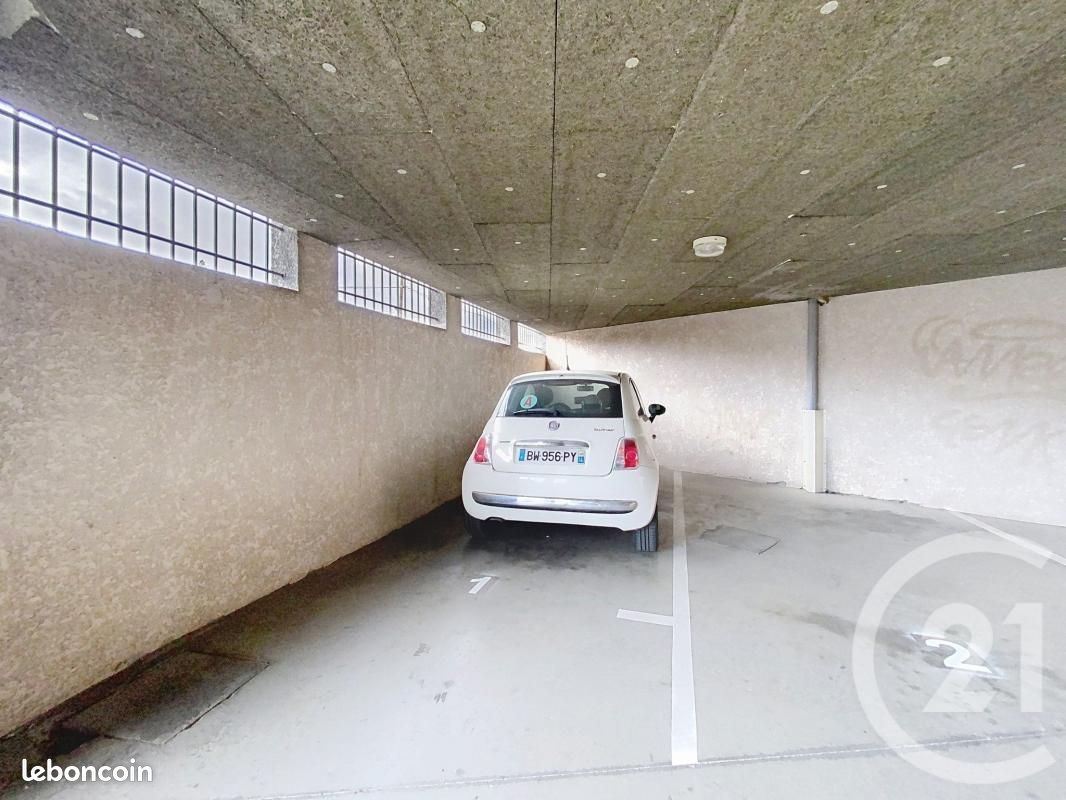 Parking 10 m² · à Clermont-Ferrand · 10 m² · 55 €/mois