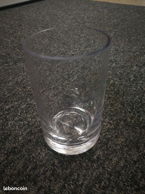 Vase en verre (image 1)
