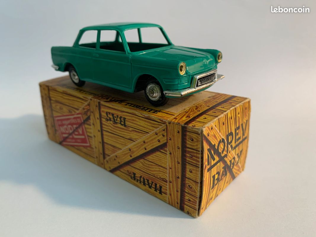 Miniature Norev 1/43 - BMW 700 LS Berline - Plastique Gris - Occasion