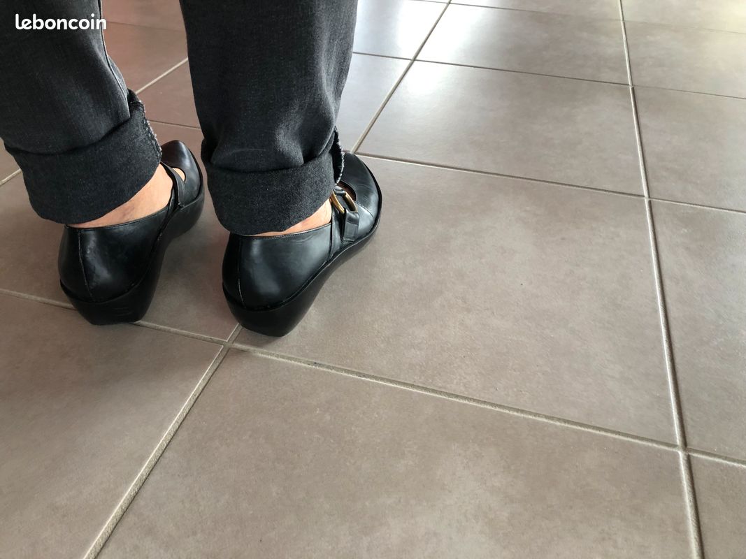 Escarpins ROBERT CLERGERIE Noir Cuir - Taille 37 (5.5) - Excellent état - Occasion