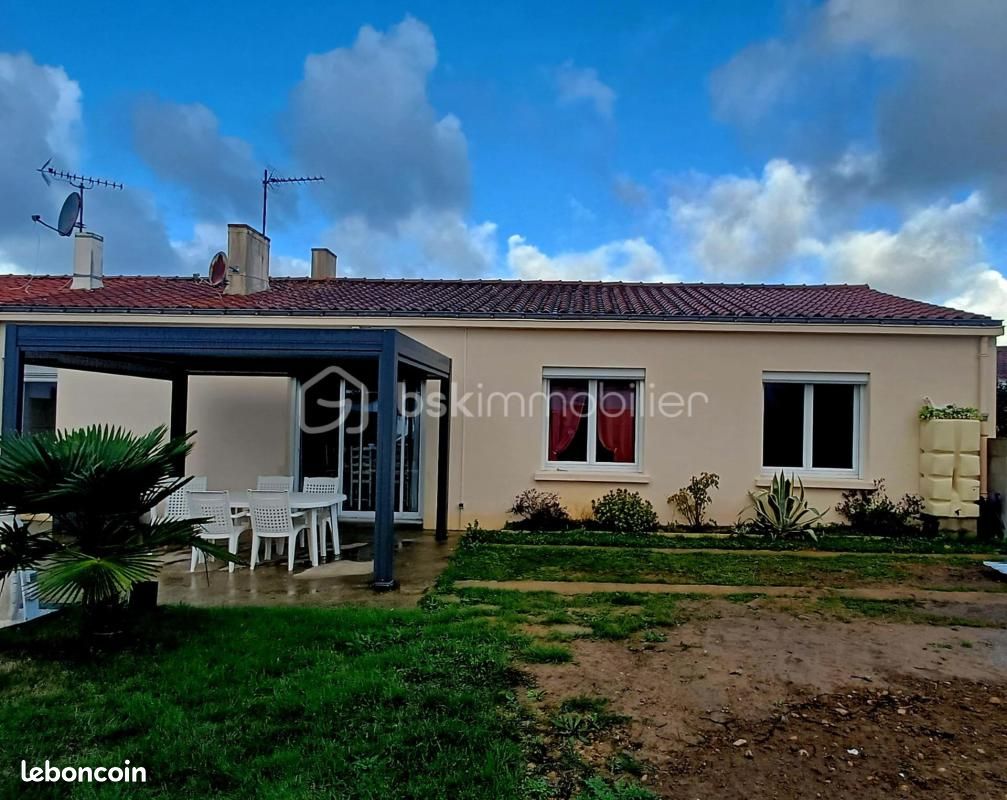 Maison 4 pièces 85 m² · à Saint-Mathurin · 85 m² · 240 000 €