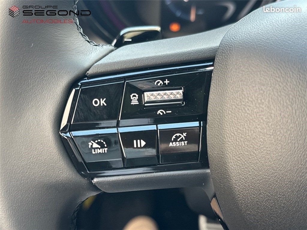 Alfa Romeo Junior 1.2 IBRIDA 145 CH EDCT6 Q4 Premium (image 15)
