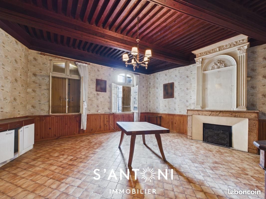 Maison 8 pièces 219 m² · à Servian · 219 m² · 105 000 €