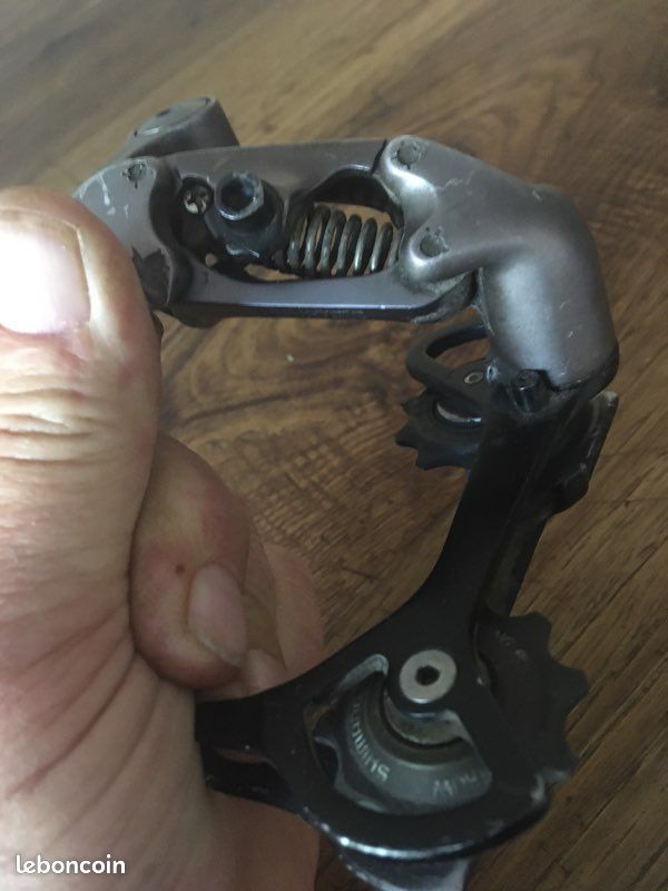 DÉRAILLEUR ARRIÈRE À CHAPE MOYENNE XTR Di2 11 v