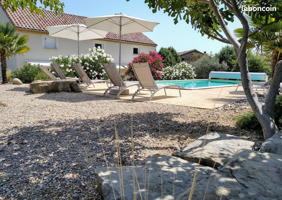 Location gîtes avec piscine chauffée à Les Vans (image 2)