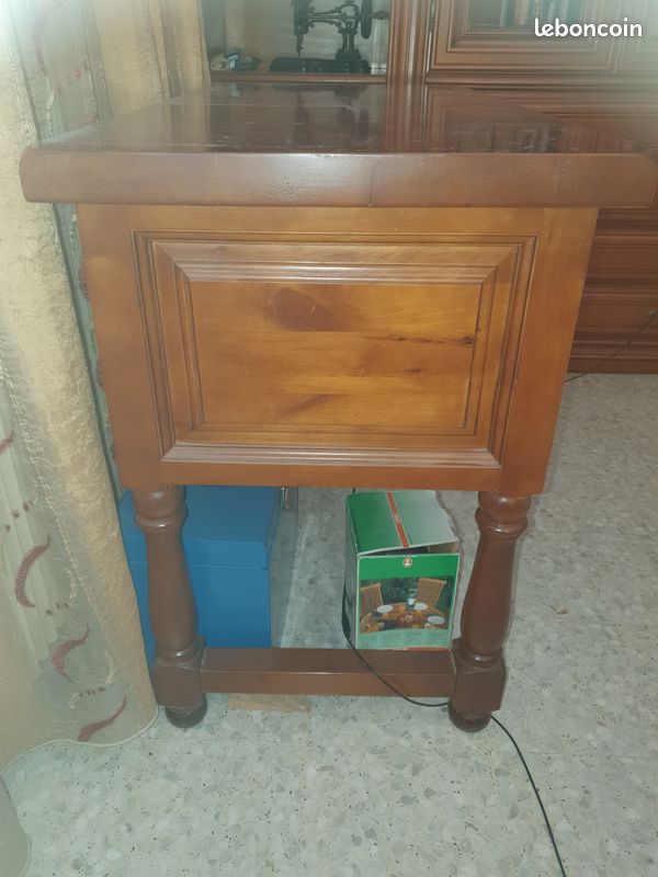 Bureau 3 tiroirs très bon état (image 4)