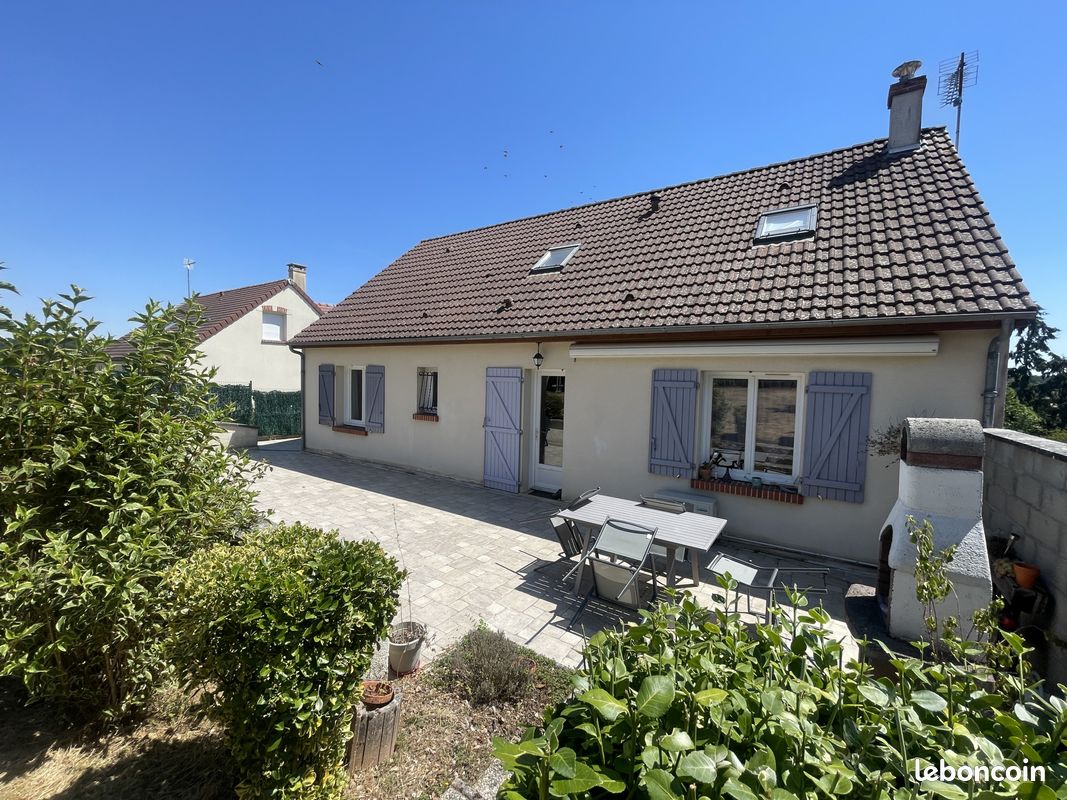 Maison 5 pièces 125 m² · à Azé · 125 m² · 233 200 €